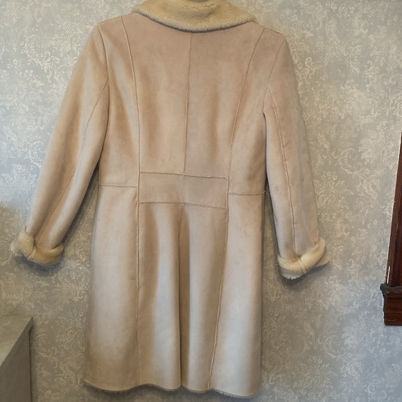 Ann Taylor Faux Suede Coat Medium 38”L x 20”W - Very Luxurious! - Picture 7 of 9